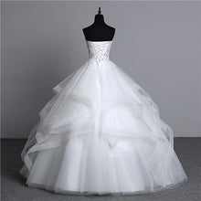 Load image into Gallery viewer, Fashion Classic Real Photo Appliques Vintage White Pearls Wedding Dresses 2021 Vestidos De Noiva Bridal Gown Plus Size Strapless